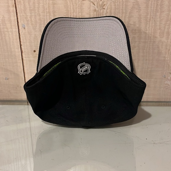 Boston Bruins 2024 Reebok Hat S/M -New - Picture 2 of 3